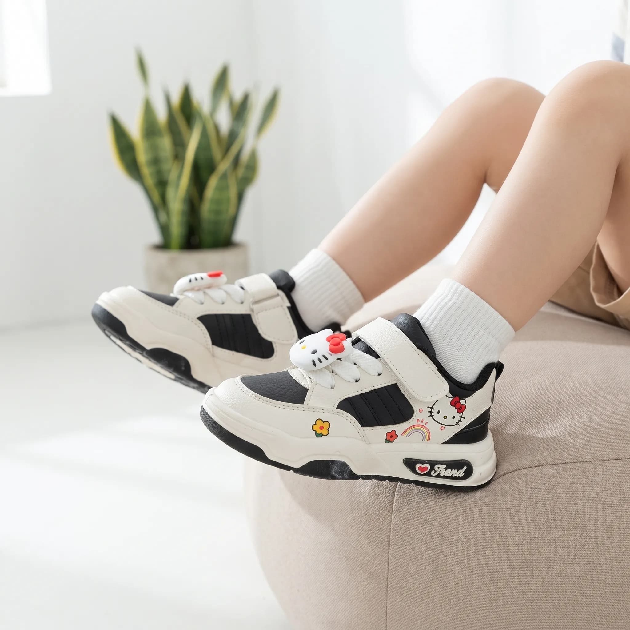 ونس کیتی (33-37) بچگانهM983 — تصویر ۹