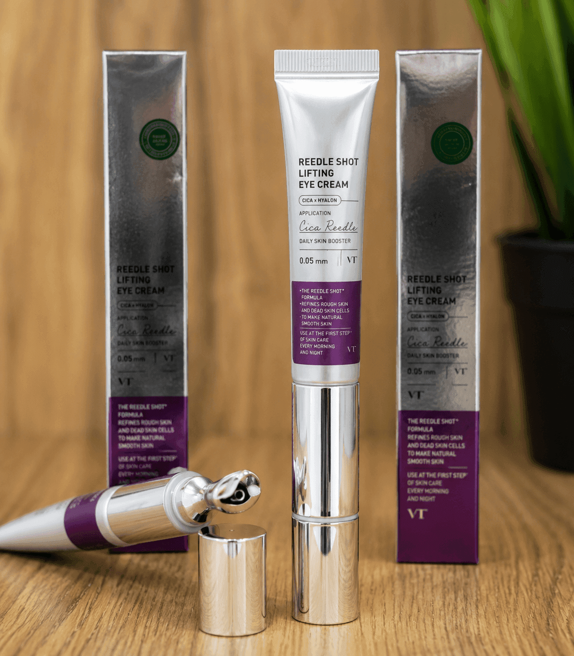 کرم دور چشم ویبره‌دار VT Reedle Shot Firming Eye Cream حجم ۱۵ میلی‌لیتر