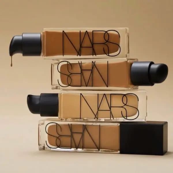 کرم پودر نارس Natural Radiant Longwear Foundation — تصویر ۴