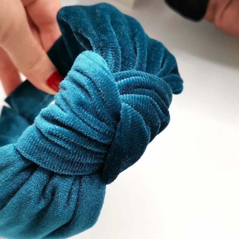 تل مجلسی مخمل فیروزه ای(با اسکرانچی سِت) — تصویر ۱۰