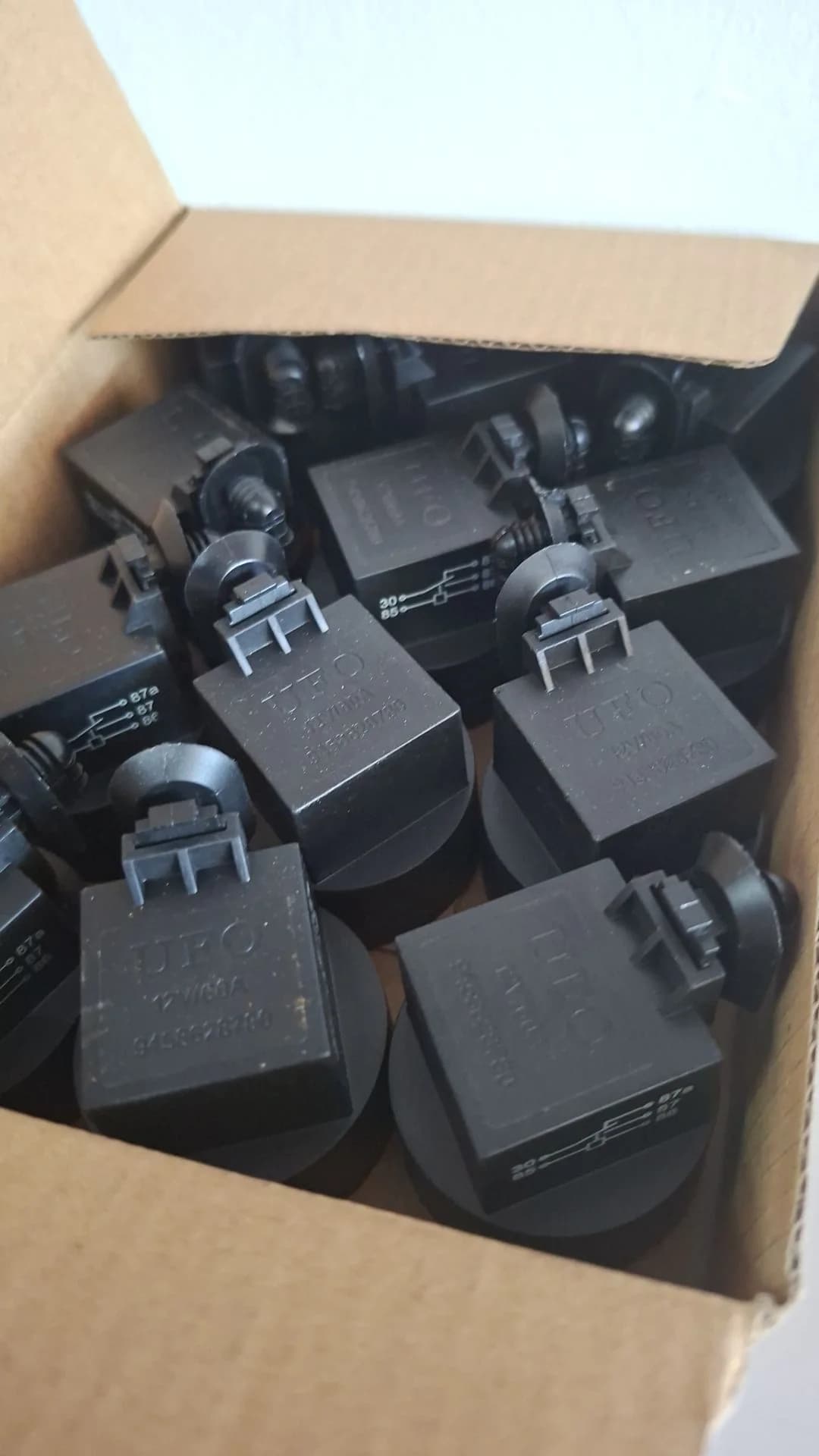 رله فن پژو 405 کلاهکدار یوفو UFO – دوبل ضد حرارت – جعبه 12 تایی – اصل — تصویر ۸