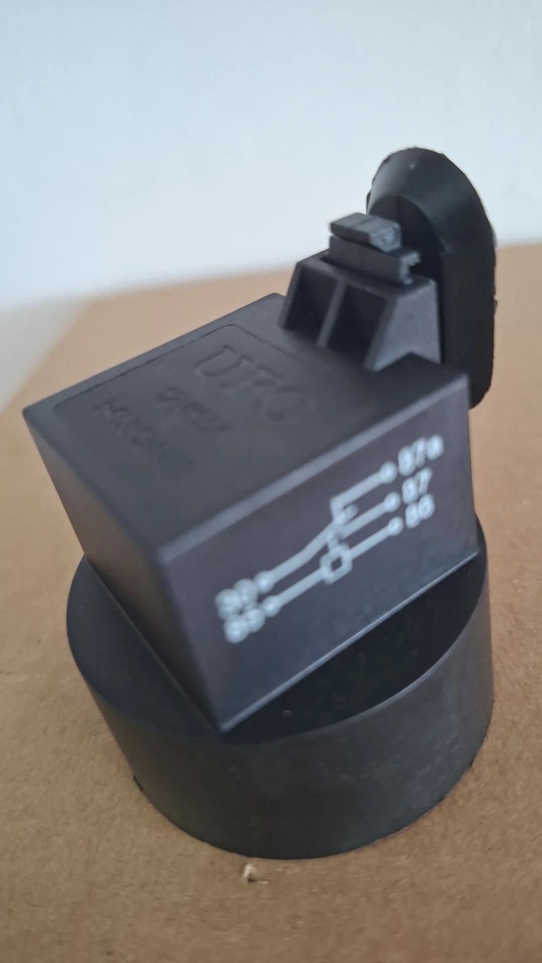 رله فن پژو 405 کلاهکدار یوفو UFO – دوبل ضد حرارت – جعبه 12 تایی – اصل — تصویر ۶