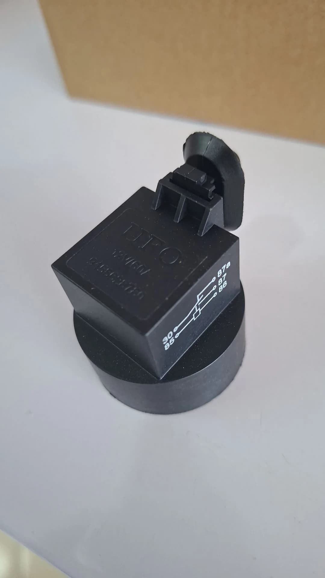 رله فن پژو 405 کلاهکدار یوفو UFO – دوبل ضد حرارت – جعبه 12 تایی – اصل — تصویر ۴