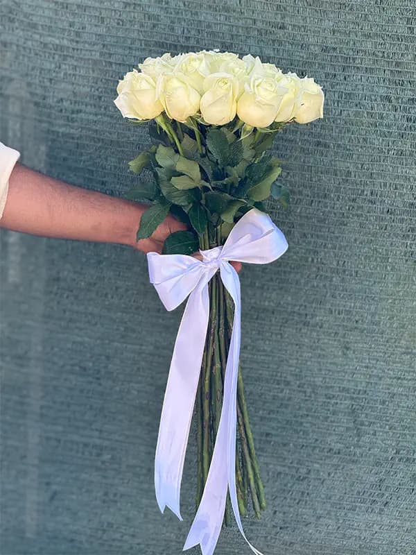 دسته گل رز سفید 20 شاخه ای — تصویر ۸