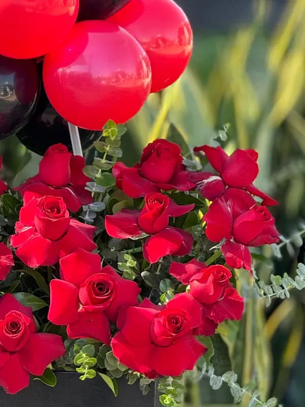 باکس گل قرمز مشکی — تصویر ۳