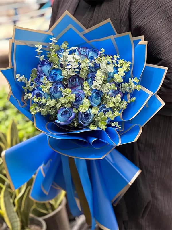 دسته گل رز ابی برای تولد — تصویر ۳