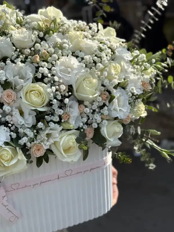 باکس گل سفید شیک — تصویر ۵