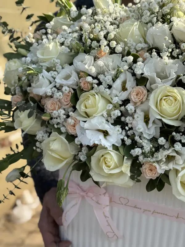 باکس گل سفید شیک — تصویر ۳