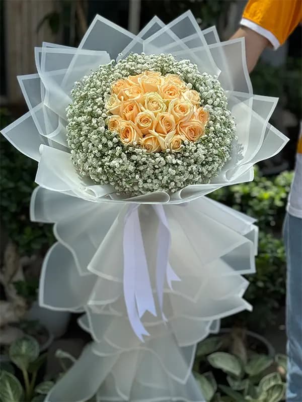 دسته گل رز گلبهی و ژیپسوفیلا — تصویر ۶