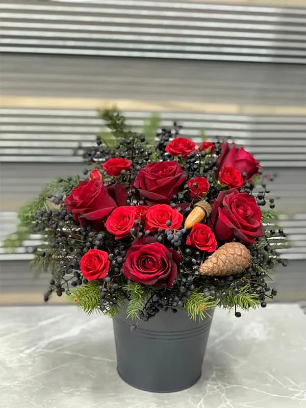باکس گل رز قرمز هلندی و مینیاتوری — تصویر ۳