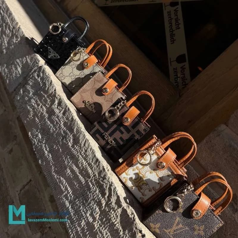 کیف مینیبگ ایرپاد طرح برندهای لوکس کد C3952 | لوازم جانبی مسلمی — تصویر ۲