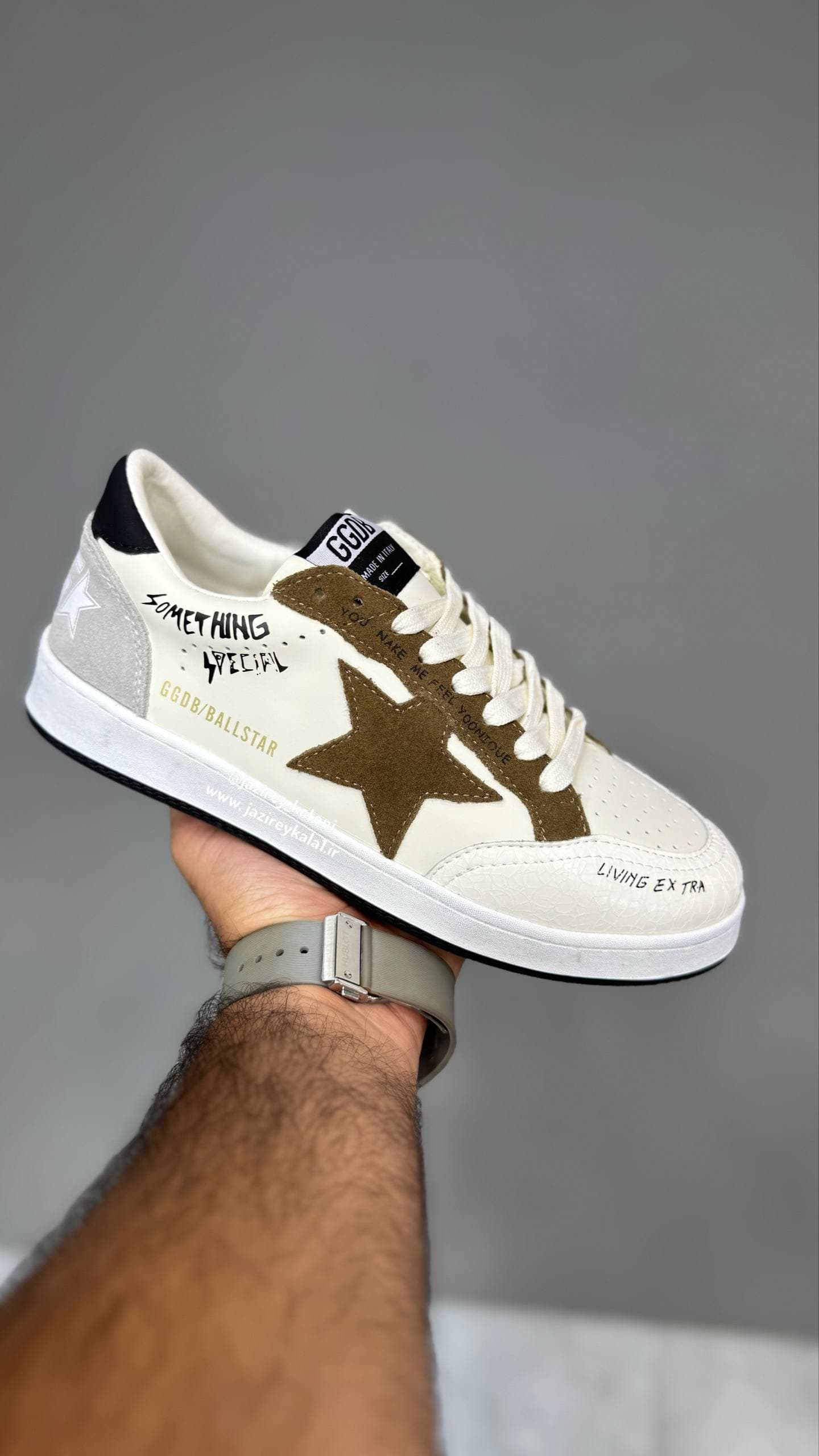 کتانی گلدن گوس زنانه Golden goose قهوه ای و سفید
