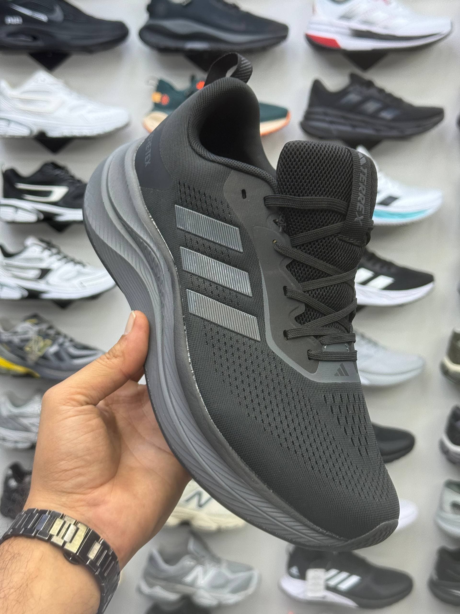 کتانی آدیداس تریکس مشکی Adidas terrex 2026