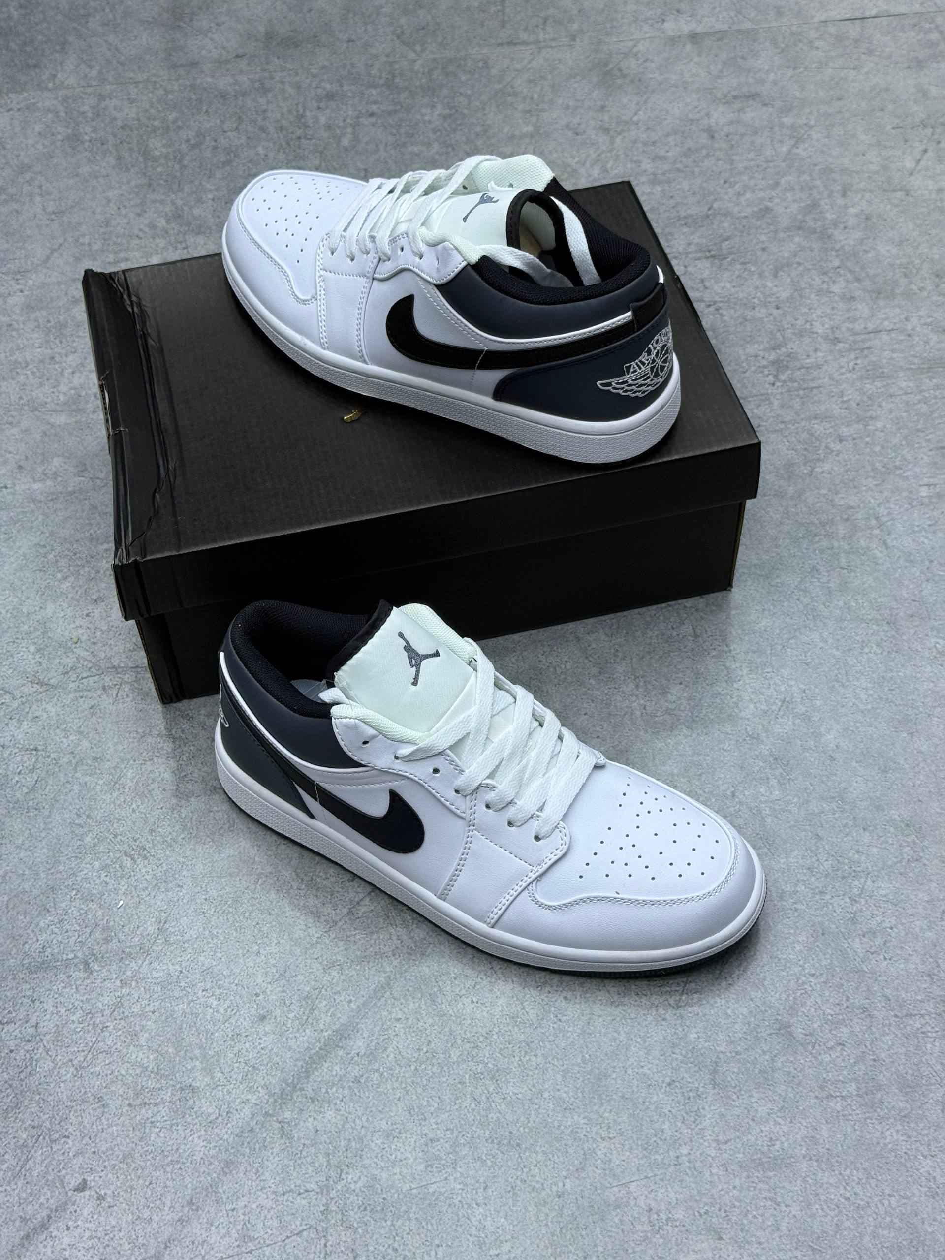 کتانی نایک جردن لو Nike airjordan سفید