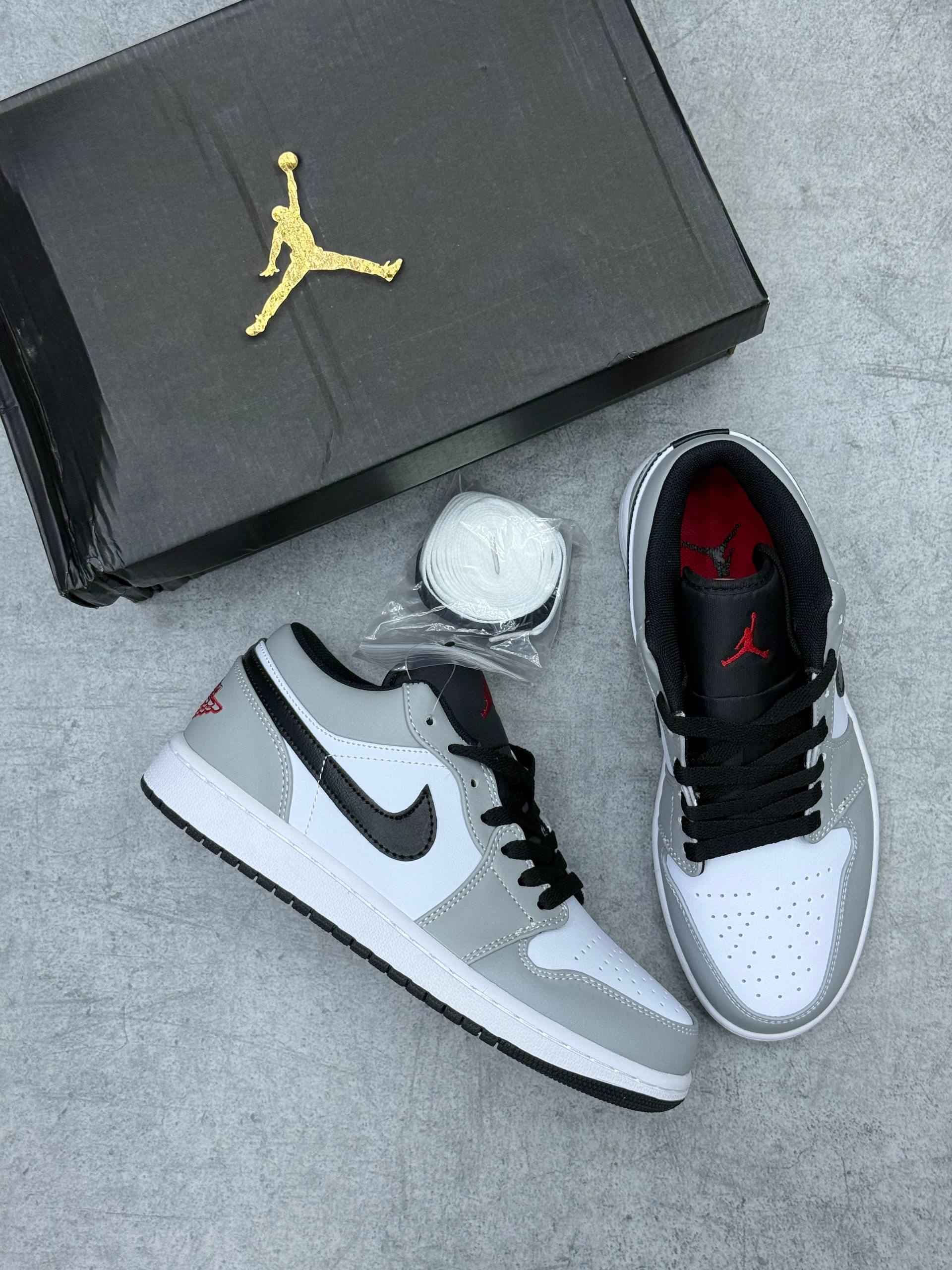 کتانی نایک ایر جردن لو Nike airjordan طوسی و سفید