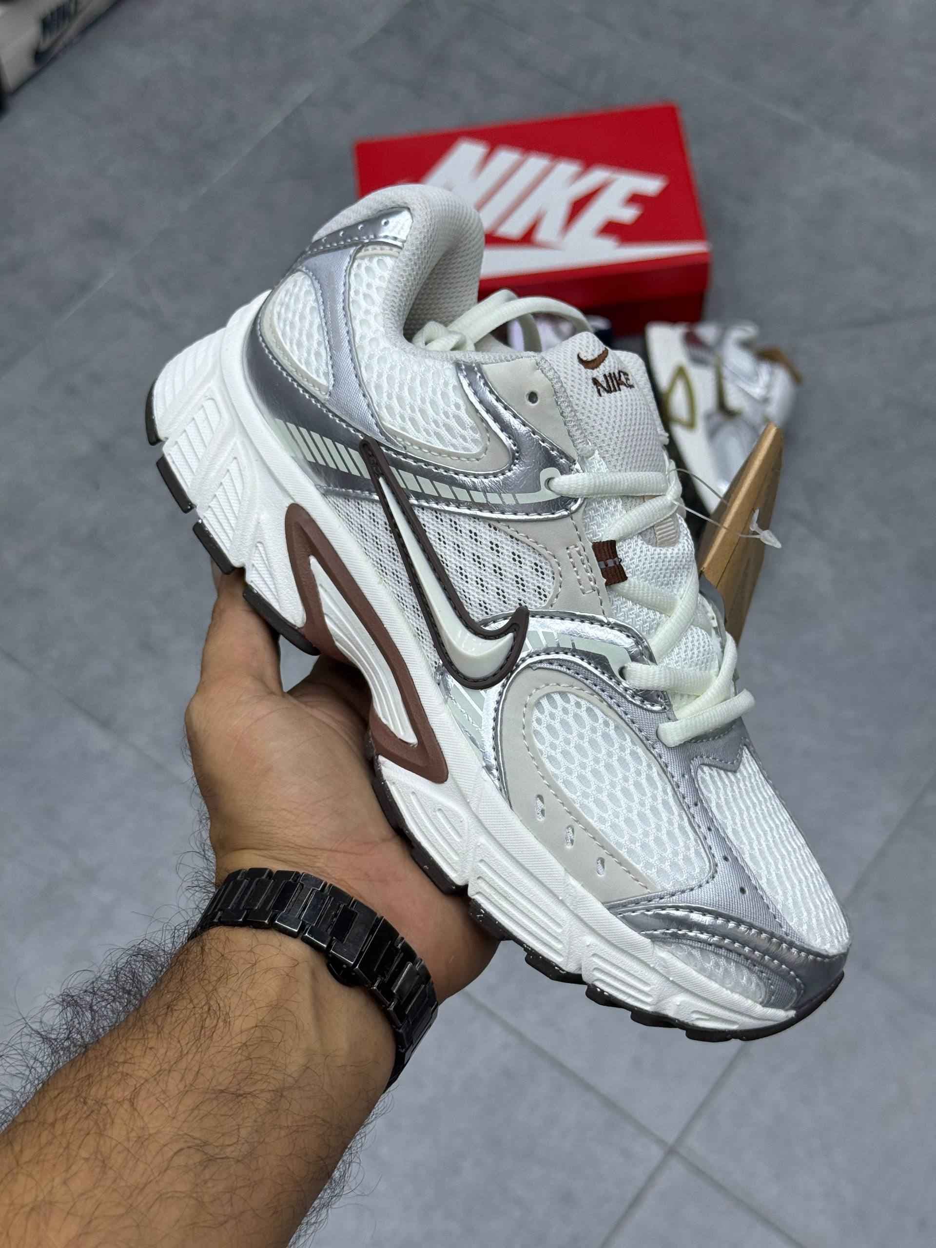 کتانی نایک وی تو فایو Nike V25 صورتی — تصویر ۴