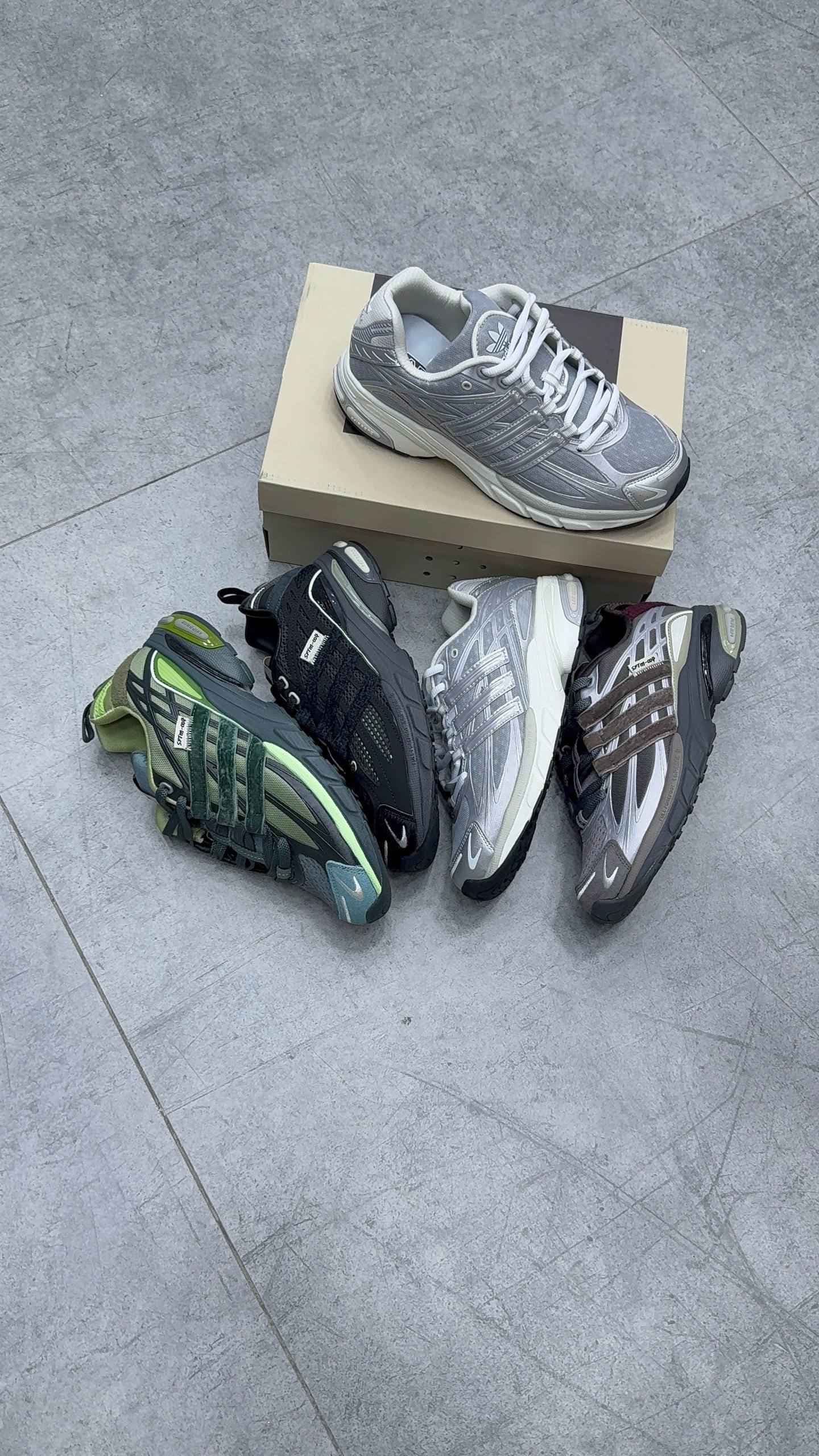 کتانی اسیکس Asics 2025 طوسی — تصویر ۲