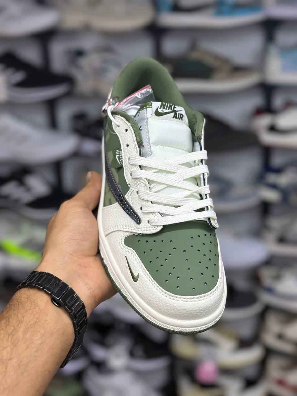 کتانی نایک تراویس استایلینگ سبز Nike travis kaws 2025 — تصویر ۳