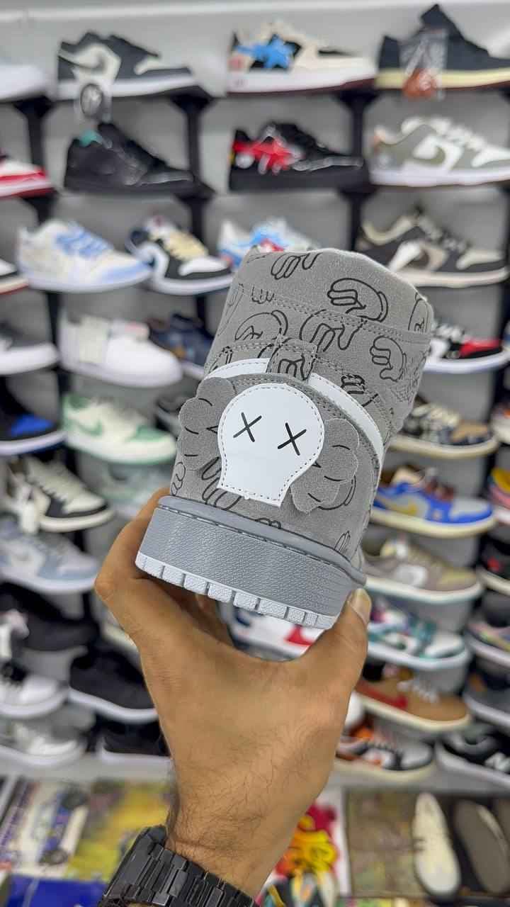 کتانی نایک جردن وان رترو کاز Nike Rertro kaws gray — تصویر ۲