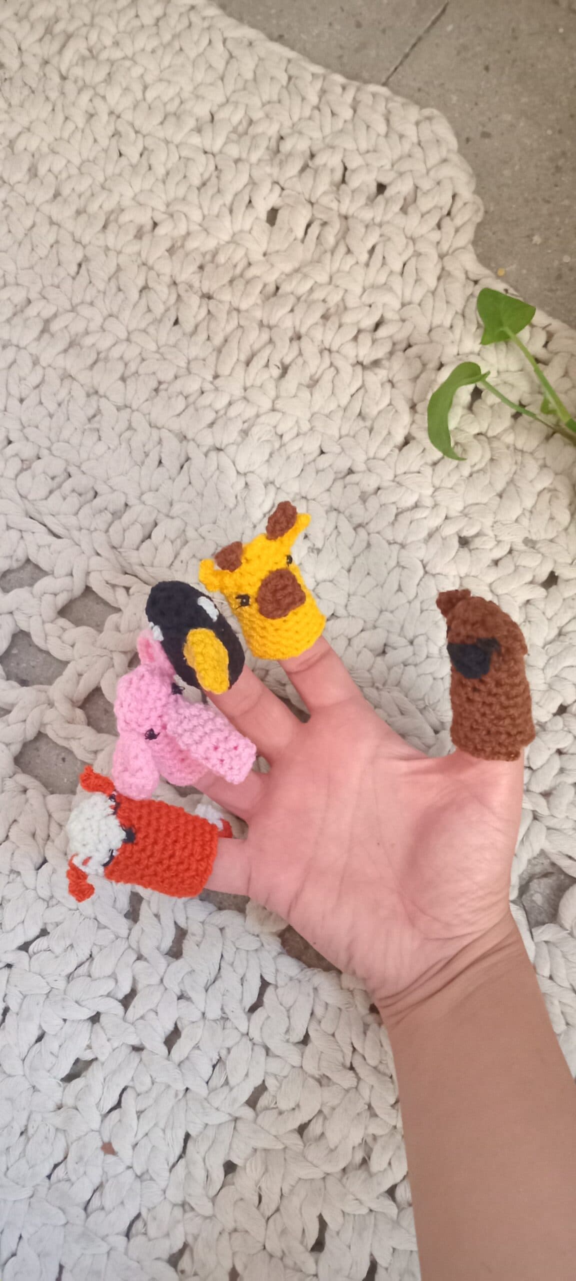 عروسک انگشتی دست بافت 5تایی — تصویر ۳