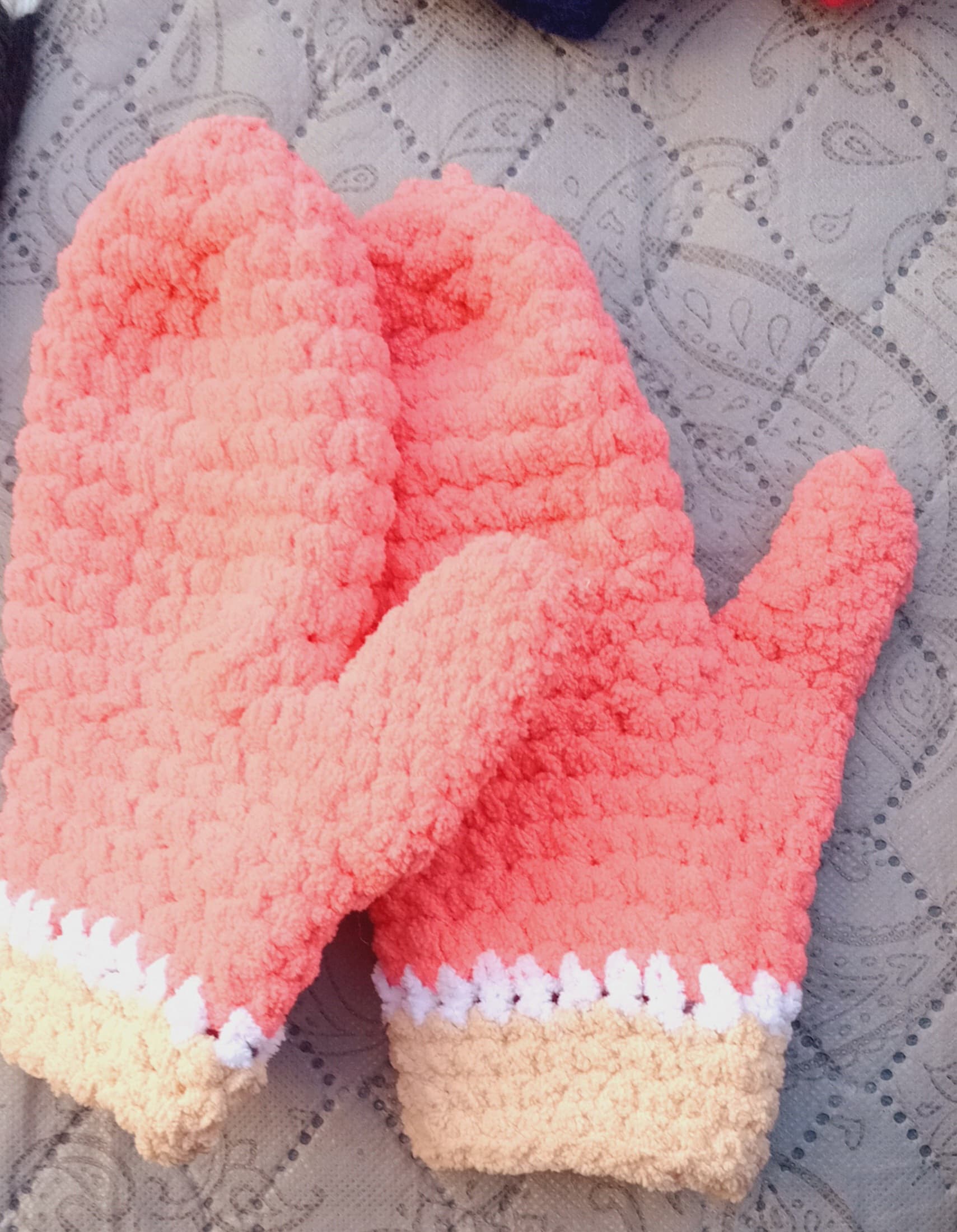 دستکش نرم گل‌بهی زنانه — تصویر ۴