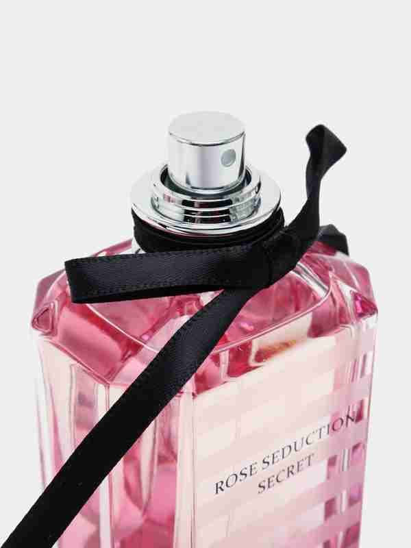 عطر زنانه ویکتوریا سکرت بامشل فرگرنس ورد (رز سداکشن سکرت)حجم 100میل — تصویر ۹
