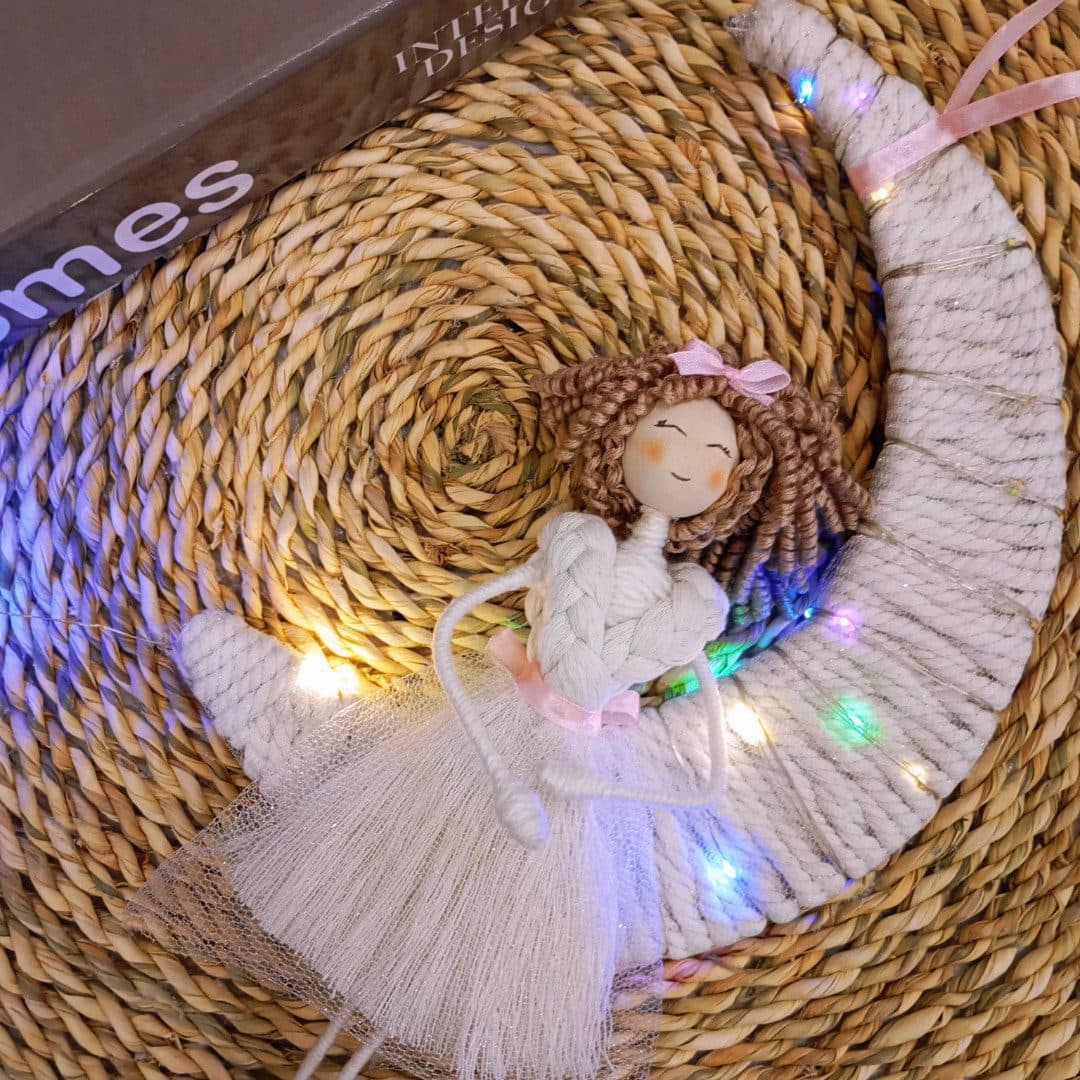 آویز عروسک نشسته بر روی ماه — تصویر ۶