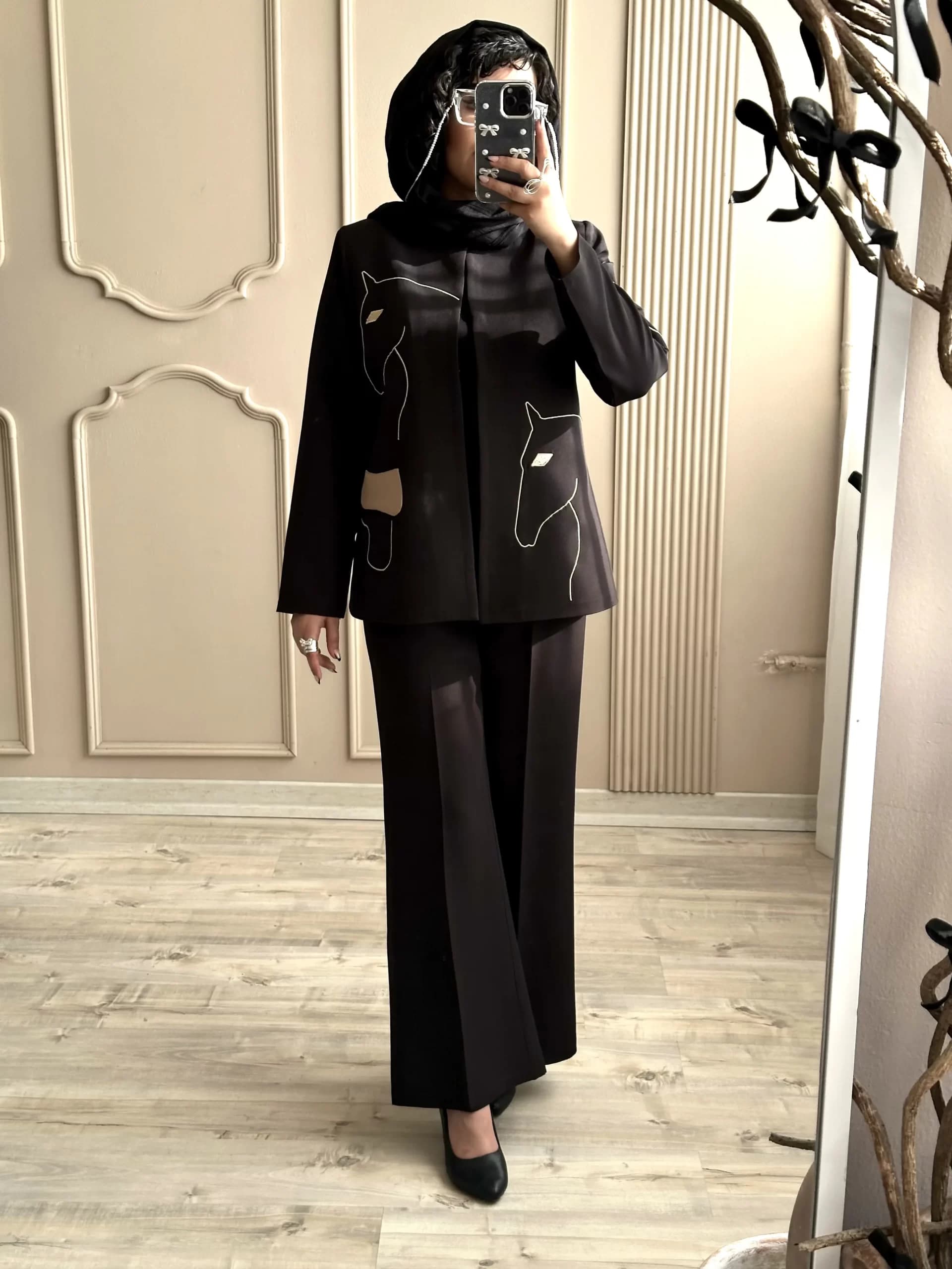 کت شلوار گلدوزی زنانه مدل الینا — تصویر ۴
