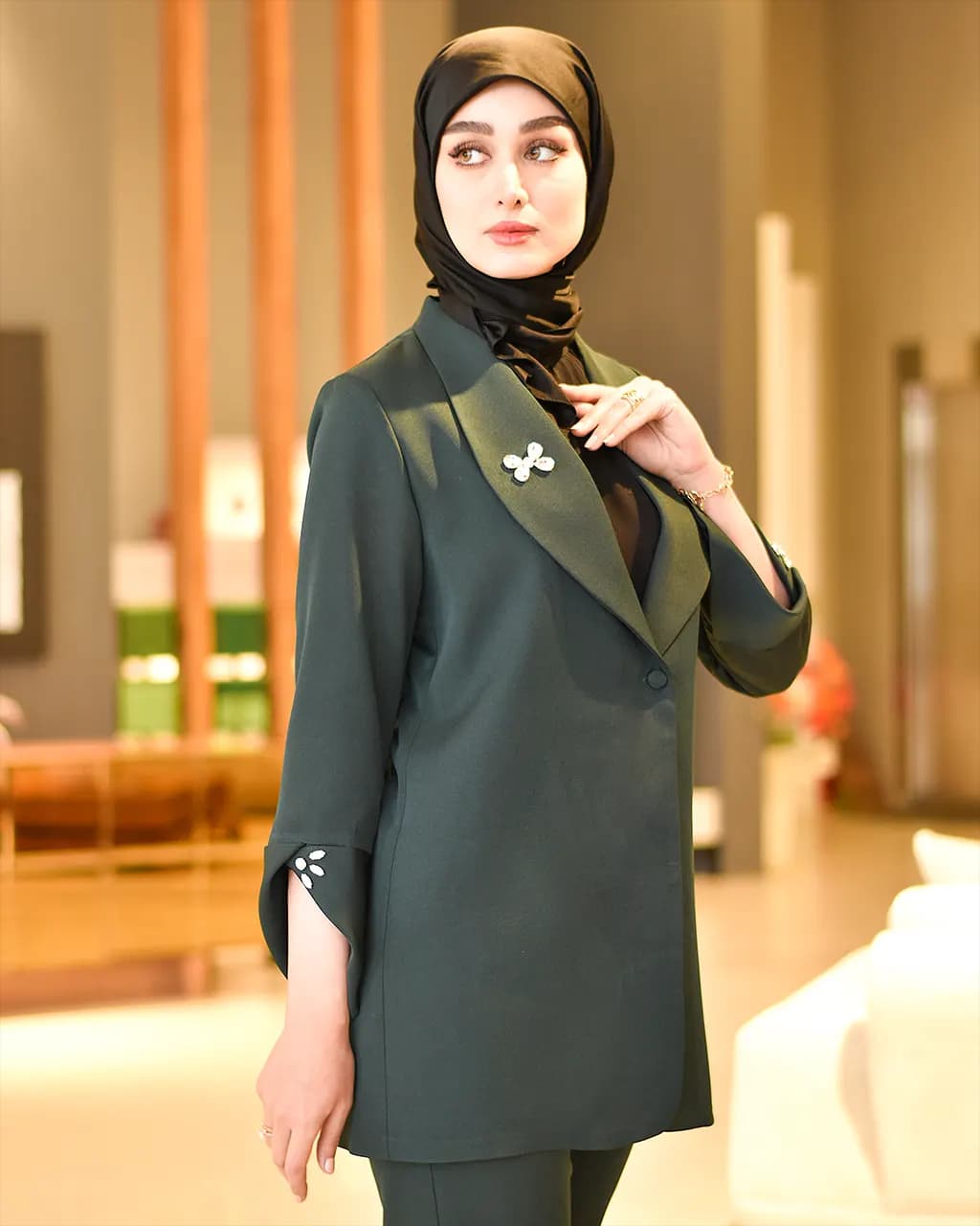 کت شلوار جواهر دوزی زنانه مدل سمن — تصویر ۹