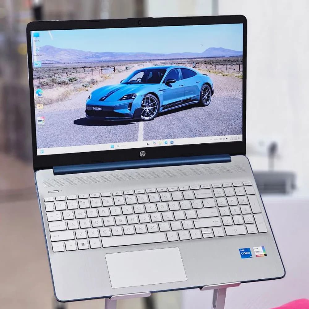 HP HP 15 – i5-8250U – 12GB – 256GB SSD – Intel UHD – 15.6″ HD Touch