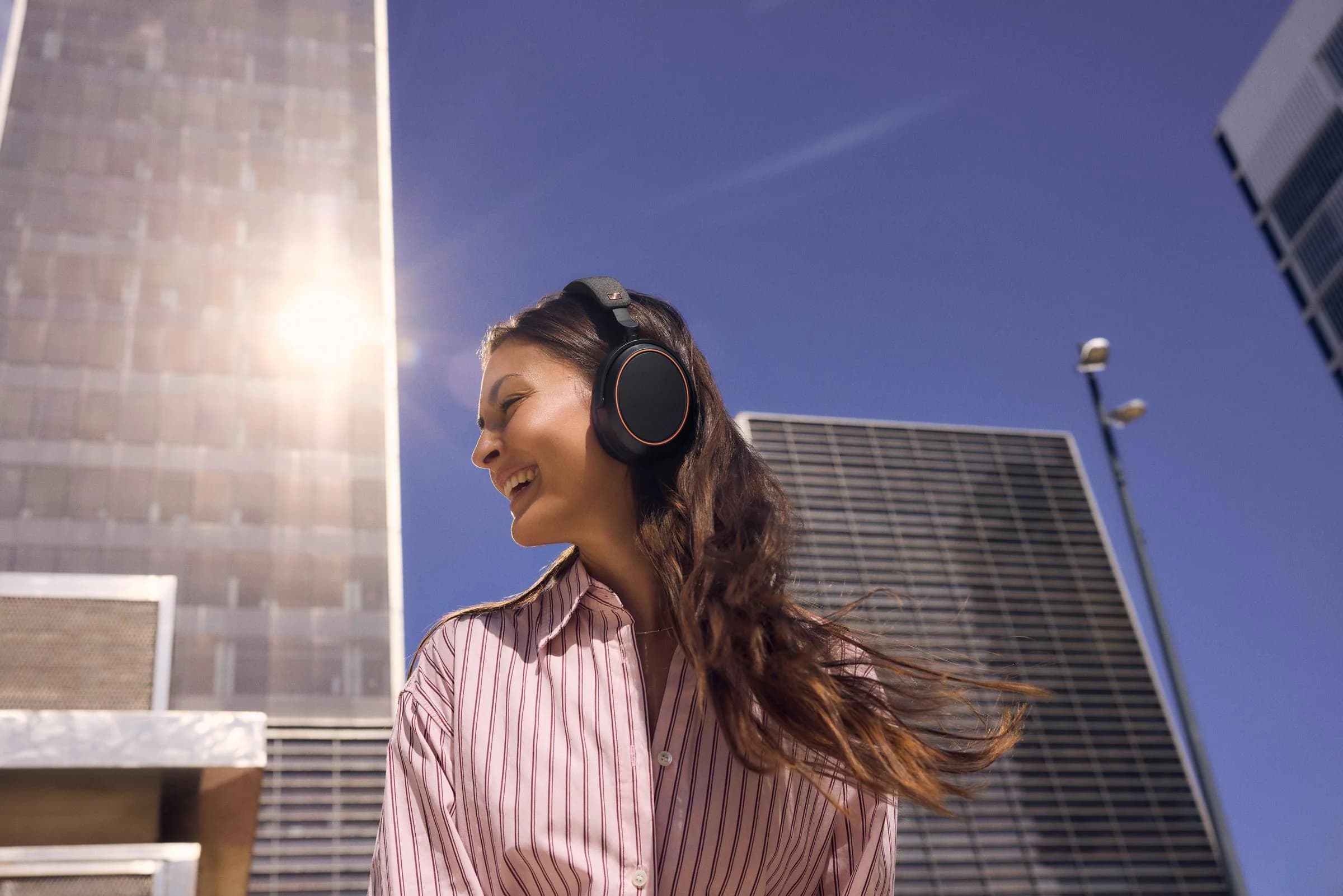 هدفون بی سیم سنهایزر مدل MOMENTUM 4 Wireless Special Edition — تصویر ۶