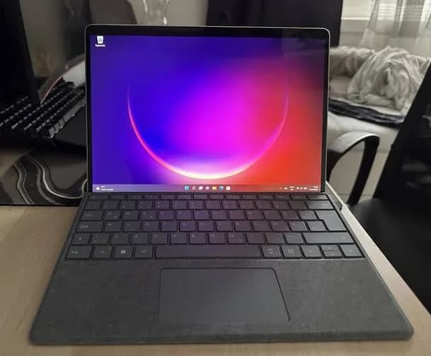 Microsoft Surface Pro 8 – i5-1145G7 – 8GB – 256GB SSD – Intel Iris Xe – 12.6″ 2K Touch (هاله دارد) — تصویر ۳