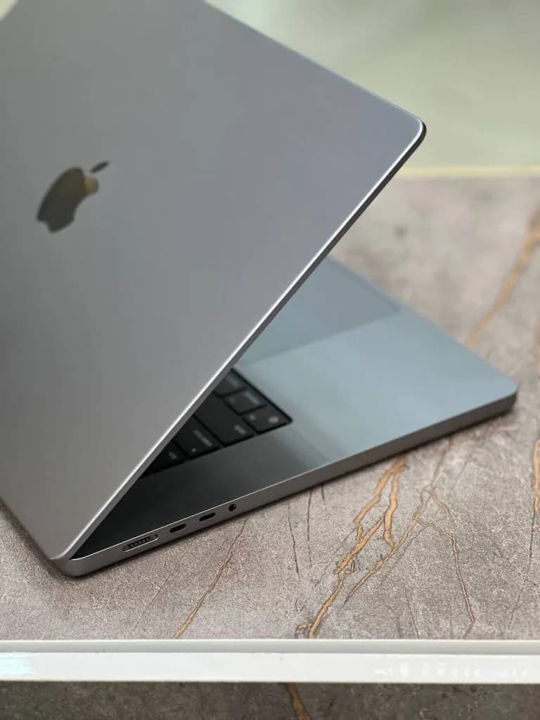 Apple MacBook Pro 2021 – M1 Pro – 16GB – 1TB SSD – M1 Pro GPU – 14″ 4K — تصویر ۳