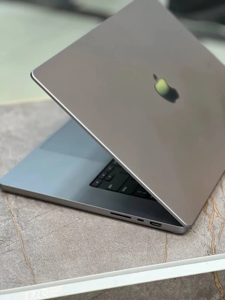 Apple MacBook Pro 2021 – M1 Pro – 16GB – 1TB SSD – M1 Pro GPU – 14″ 4K — تصویر ۴
