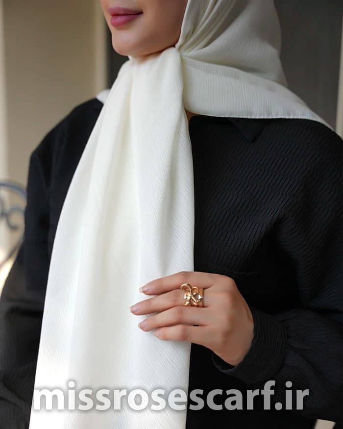 روسری ساده درختی شیری — تصویر ۴