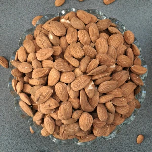 مغز بادام درختی ایرانی
