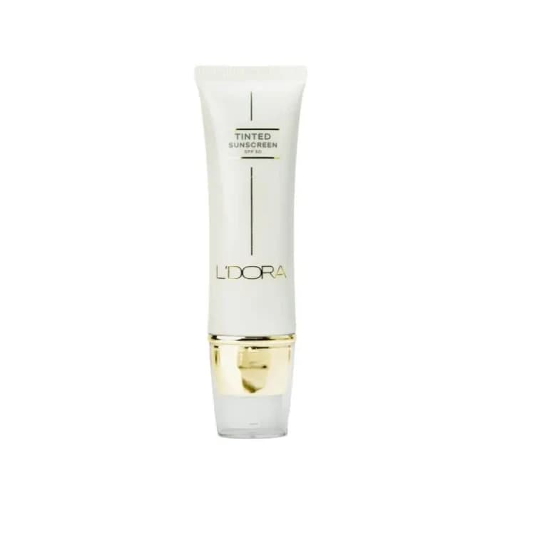 کرم ضدآفتاب رنگی ضدآب SPF 50+ مناسب انواع پوست (بژ طبیعی) — تصویر ۷