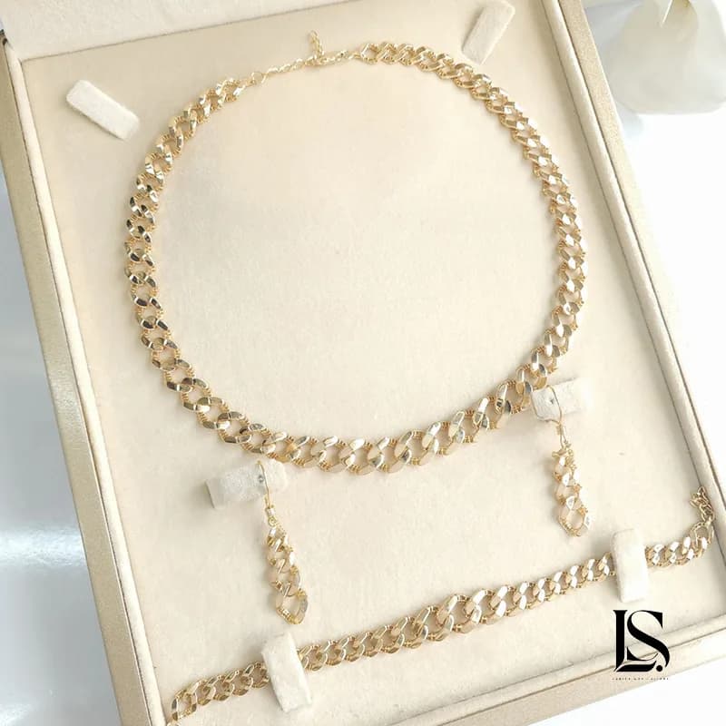 سرویس لوکس نقره زنجیری طرح کارتیر طلایی SZ53 — تصویر ۶