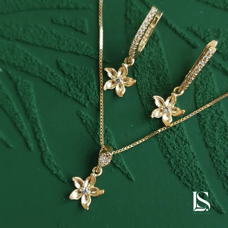 نیم ست نقره دخترانه طرح لیلیوم lilium سایز بزرگ گوشه تیز کد NS45 — تصویر ۶