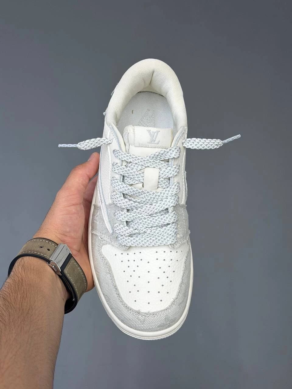 کتونی نایک ایر جردن وان لو ترویس اسکات لویی ویتون سفید Nike Air Jordan 1 Low Travis Scott Louis Voitton — تصویر ۷