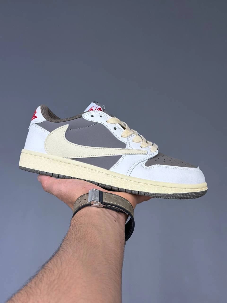 کتونی نایک ایر جردن وان لو ترویس اسکات ریورس موکا Nike Air Jordan 1 Low Travis Scott Reverse Mocha — تصویر ۶