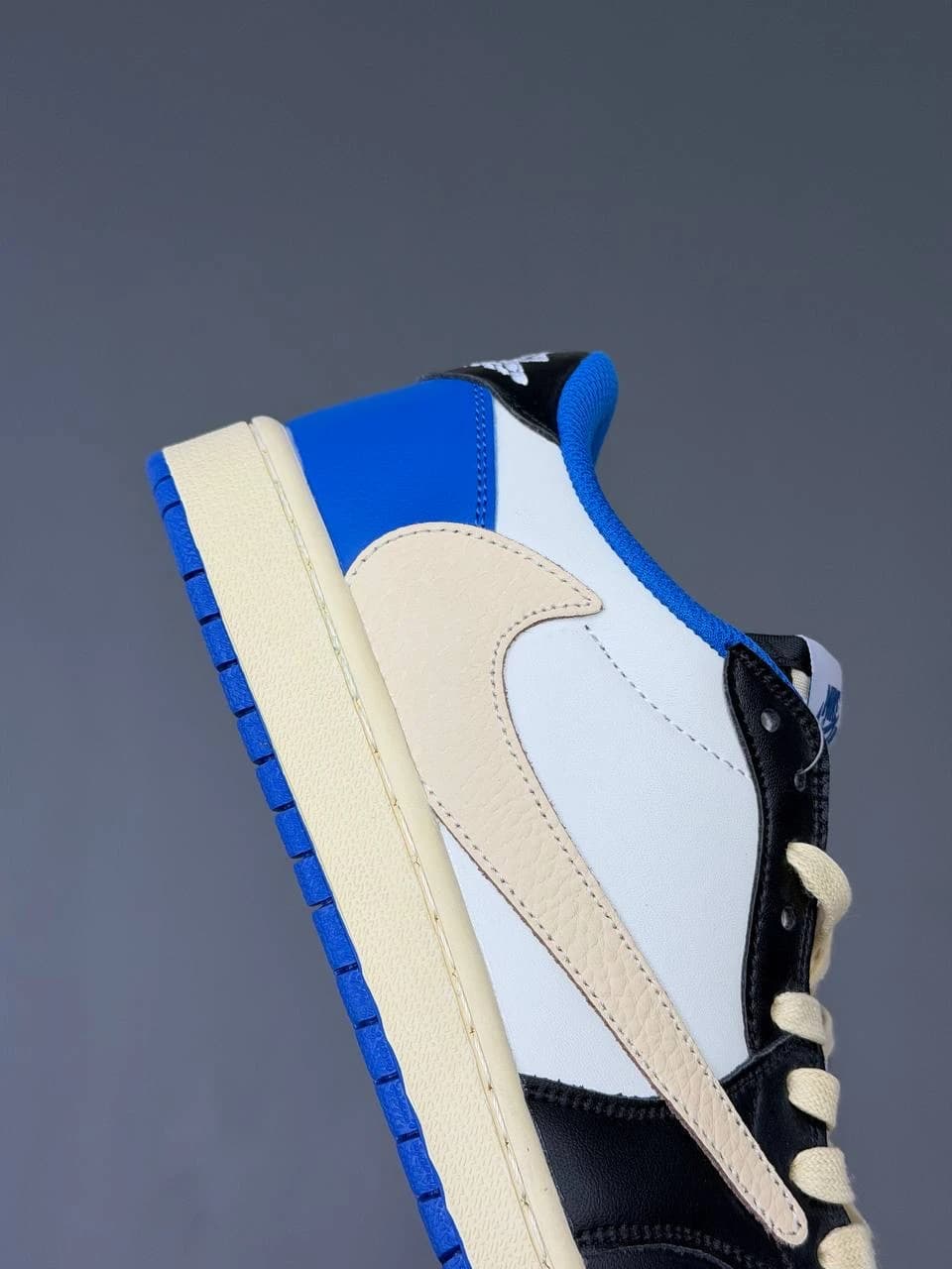 کتونی نایک ایر جردن وان لو ترویس اسکات فرگمنت Air Jordan 1 Low Travis Scott Fragment — تصویر ۱۲