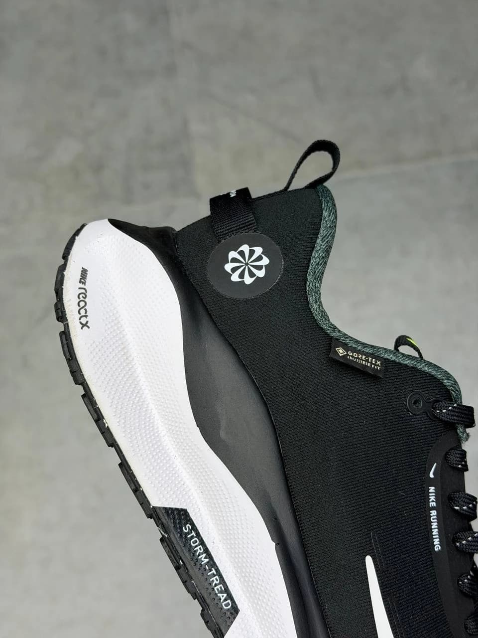 کتونی نایک اینفینیتی آر ان مشکی سفید Nike InfintyRN Black White — تصویر ۱۰