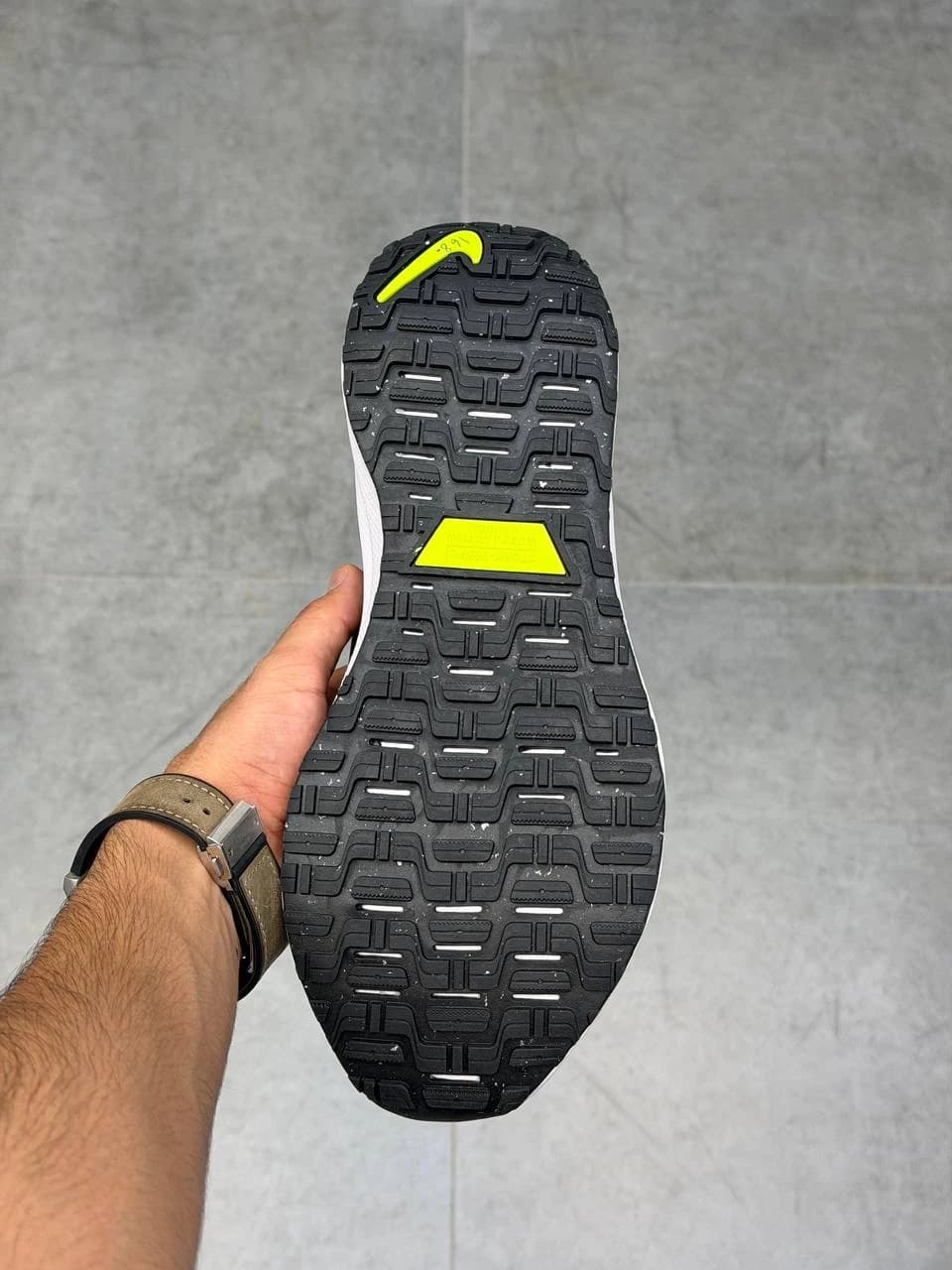 کتونی نایک اینفینیتی آر ان مشکی سفید Nike InfintyRN Black White — تصویر ۴