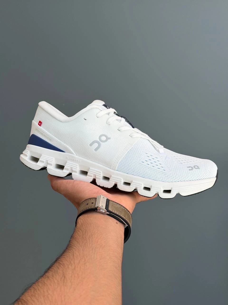 کتونی آن رانینگ کلود ایکس 4 سفید آبی On Running Cloud X4 White Blue — تصویر ۲