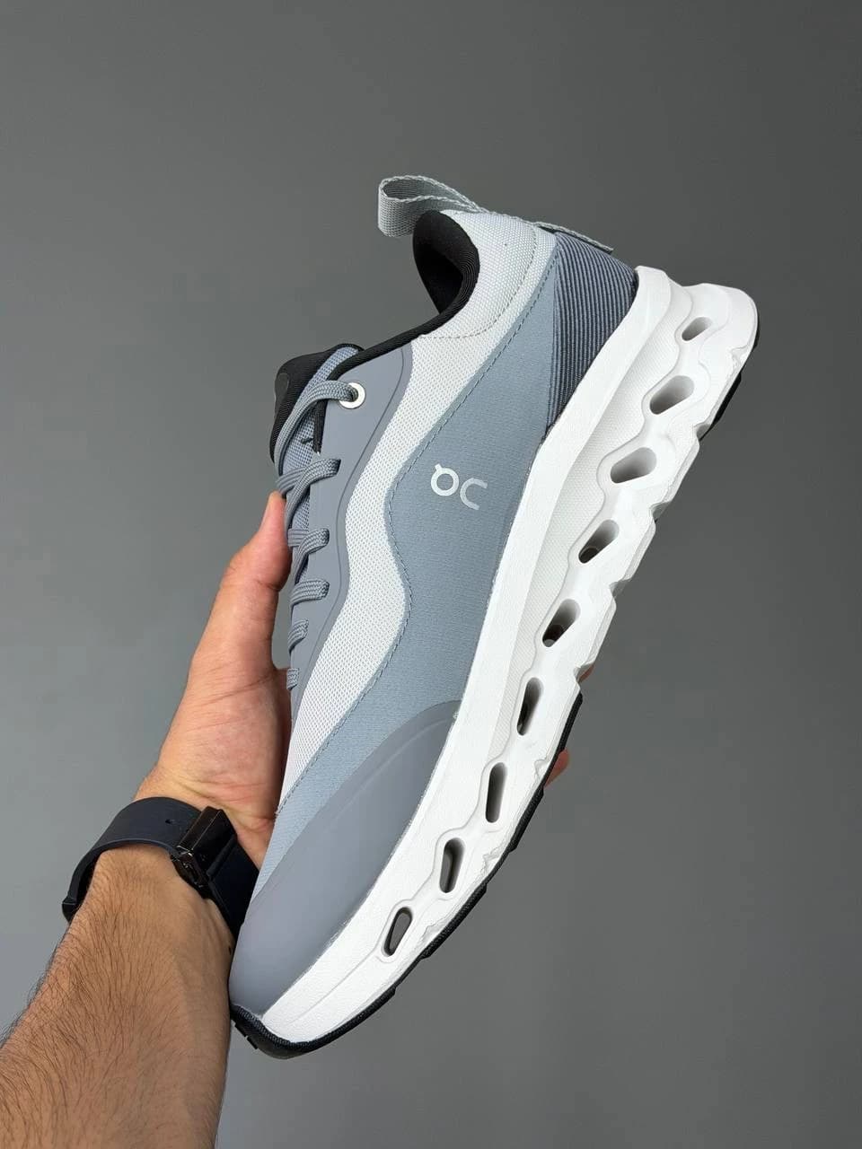 کتونی آن رانینگ کلودتیلت 2 لوئه و طوسی سفید On Ranning Cloudtilt 2 Loewe Gray White — تصویر ۴