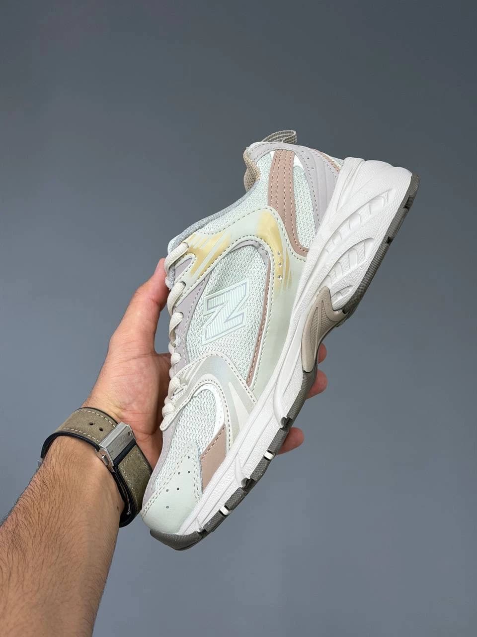 کتونی نیوبالانس 530 سفید قهوه ای New Balance 530 White Gray Brown — تصویر ۱۰