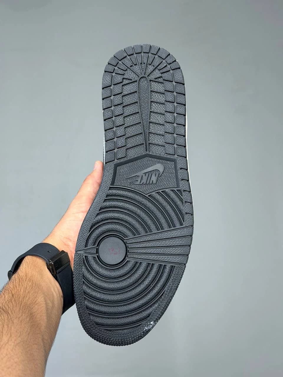 کتونی نایک ایر جردن وان لو ترویس اسکات دیور Nike Air Jordan 1 Low Travis Scott Dior — تصویر ۵