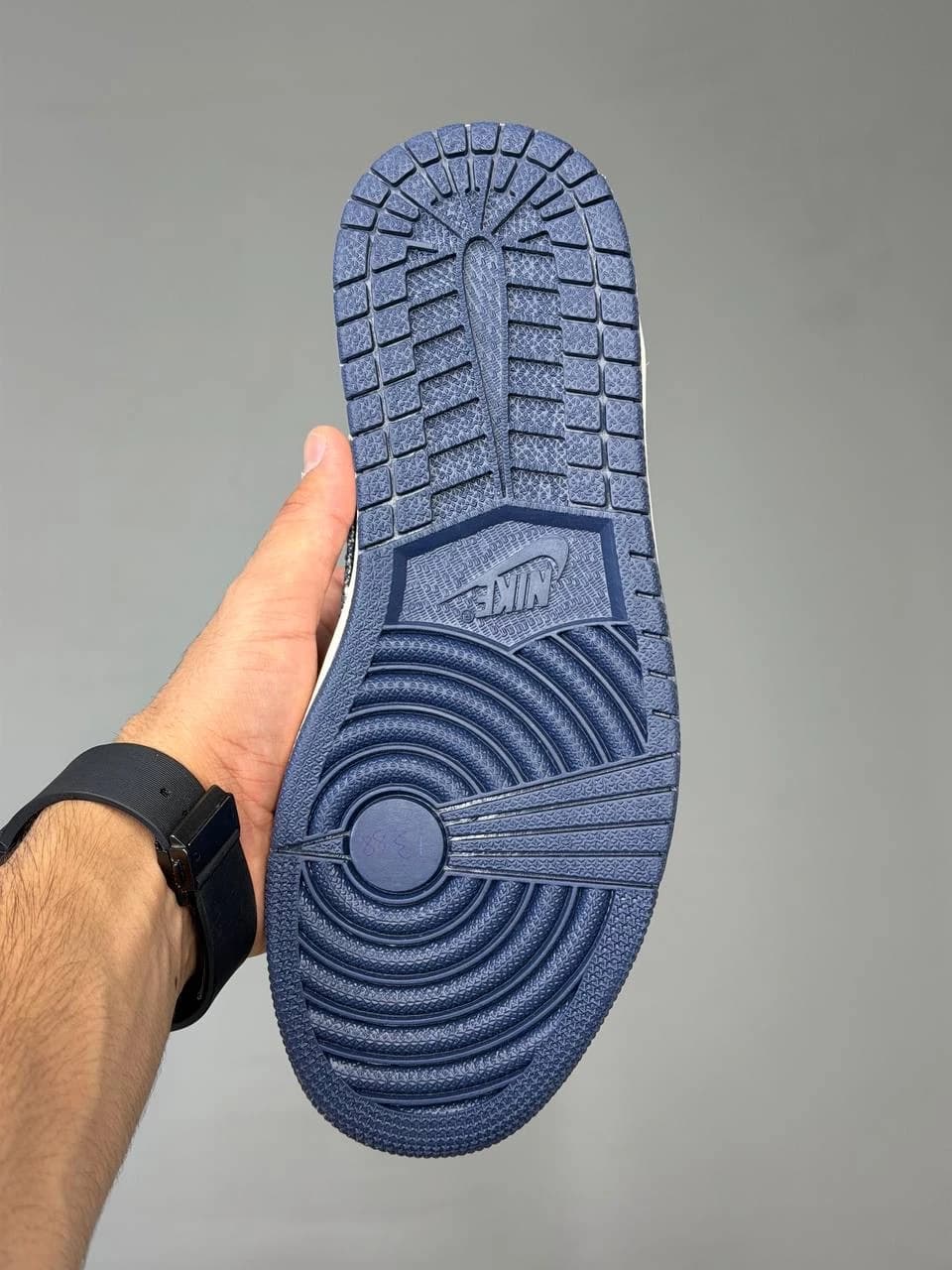 کتونی نایک ایر جردن وان لو ترویس اسکات لویی ویتون Nike Air Jordan 1 Low Travis Scott LV — تصویر ۵