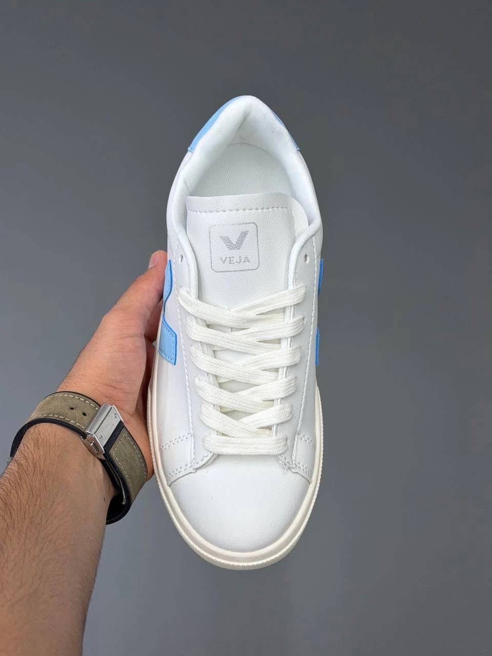 کتونی وجا سفید آبی Veja White Blue — تصویر ۳